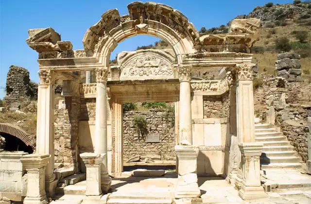 Ephesus Hadrianstempel
