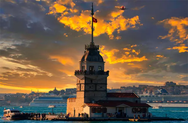 Wie komme ich zum Leanderturm Istanbul