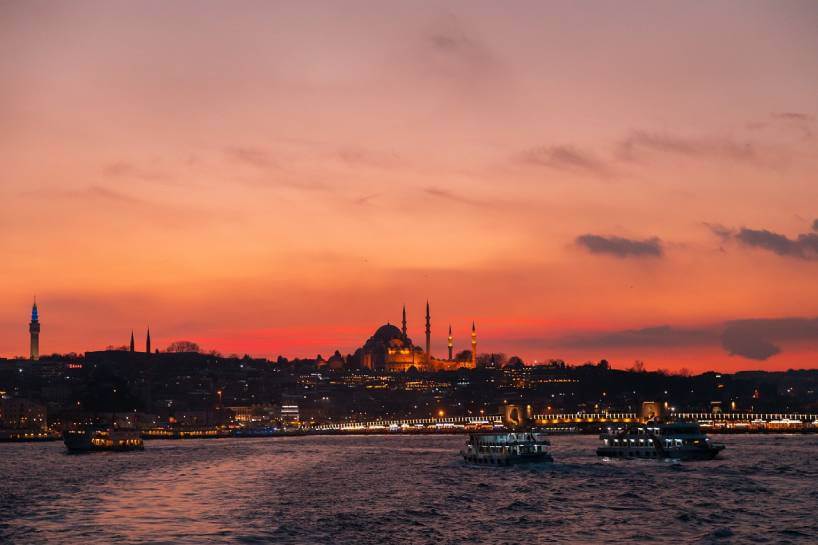 Budget Friendly Istanbul Tourist Guide: 7 Secret Travel Tips